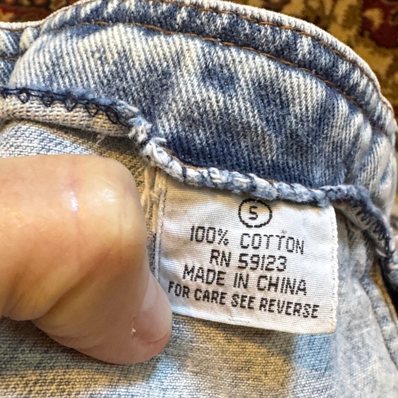 Vintage kids Light Wash Denim Overalls with Embroidered Patch 5 - Picture 5 of 7